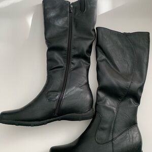 Elegant Black Women's Winter Boots
